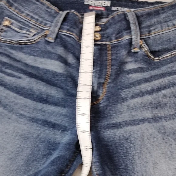 Denizen from Levi's Blue Jean Shorts - Picture 4 of 10